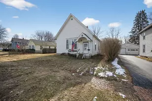 1123 E 6th Ave, Monmouth, IL 61462 - Photo 2