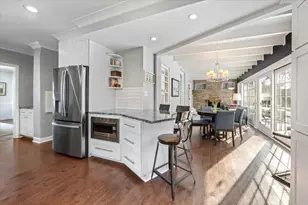 909 Locust Rd, Wilmette, IL 60091 - Photo 18