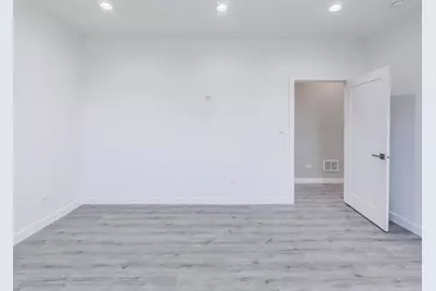 1721 W Arthur Avenue, Chicago, IL 60626 - Photo 12