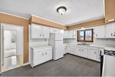 906 Peoria Street, Lincoln, IL 62656 - Photo 4