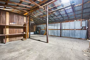 906 Peoria St, Lincoln, IL 62656 - Photo 38