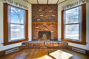 906 Peoria St, Lincoln, IL 62656 - Photo 14