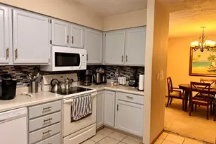 774 Tulip Ln, Rockford, IL 61107 - Photo 4