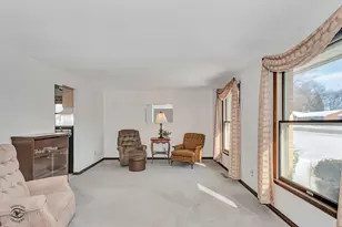 817 Stonewall Dr, Bourbonnais, IL 60914 - Photo 8