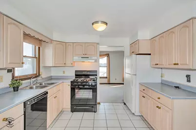 817 Stonewall Drive, Bourbonnais, IL 60914 - Photo 4