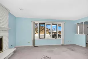 16135 Pine Dr, Tinley Park, IL 60477 - Photo 4