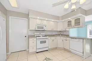 16135 Pine Dr, Tinley Park, IL 60477 - Photo 6