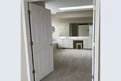 1250 S Falcon Drive, Palatine, IL 60067 - Photo 14