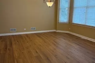 1250 S Falcon Dr, Palatine, IL 60067 - Photo 4