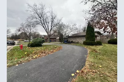 48 S Country Squire Road, Palos Heights, IL 60463 - Photo 2
