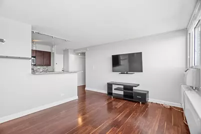 [Address not provided], Chicago, IL 60613 - Photo 8