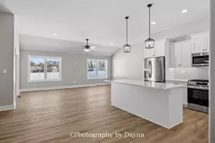 1356 Eagle Bluff Dr, Bourbonnais, IL 60914 - Photo 6