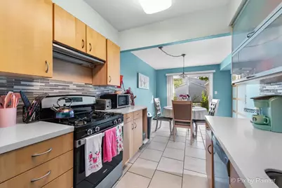 712 Scarbrough Circle #712, Hoffman Estates, IL 60169 - Photo 6