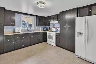 4617 Blanchan Ave, Brookfield, IL 60513 - Photo 12