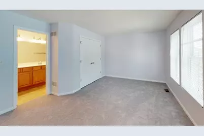 2102 S Crambourne Way, Arlington Heights, IL 60005 - Photo 20