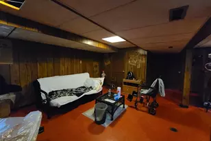 8319 S Crandon Ave, Chicago, IL 60617 - Photo 12