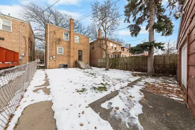 8142 S Yates Boulevard, Chicago, IL 60617 - Photo 22