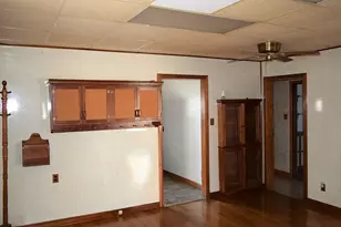 744 E Brooks St, Galesburg, IL 61401 - Photo 6