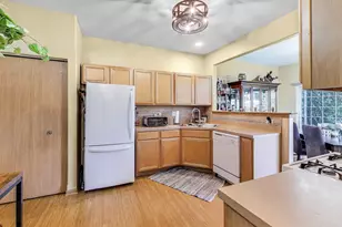 1086 Lily Field Ln, Bolingbrook, IL 60440 - Photo 8