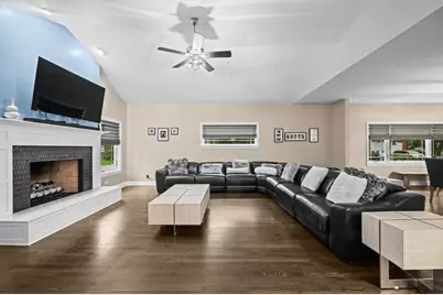 421 W Hawthorne Street, Arlington Heights, IL 60004 - Photo 12