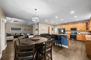 421 W Hawthorne St, Arlington Heights, IL 60004 - Photo 20