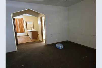 10503 S Edbrooke Avenue, Chicago, IL 60628 - Photo 4