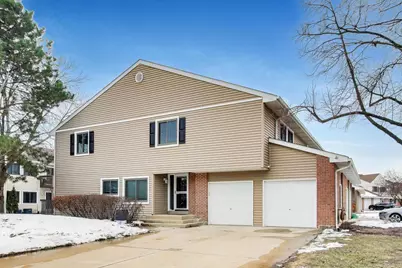 1096 Pine Tree Circle N, Buffalo Grove, IL 60089 - Photo 1