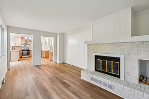 123 N Western Ave, Bartlett, IL 60103 - Photo 12