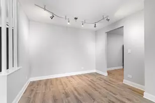 2050 Valencia Dr, Northbrook, IL 60062 - Photo 8