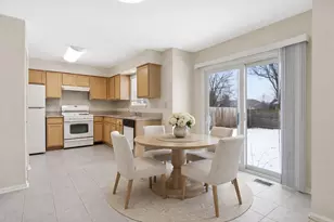 1927 Crossing Ct, Naperville, IL 60540 - Photo 6