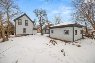 450 Villa St, Elgin, IL 60120 - Photo 16