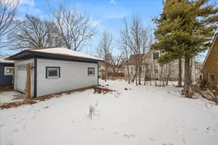 450 Villa St, Elgin, IL 60120 - Photo 14