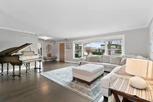 9212 S Komensky Ave, Oak Lawn, IL 60453 - Photo 2