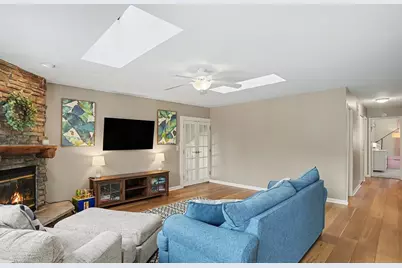 6821 Roberts Drive, Woodridge, IL 60517 - Photo 4