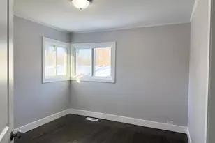 305 Winnebago St, Park Forest, IL 60466 - Photo 10