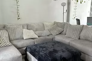 9205 S 84th Ct, Hickory Hills, IL 60457 - Photo 2