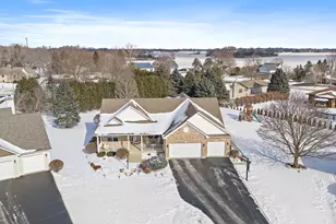 560 Ellen Ct, Woodstock, IL 60098 - Photo 40