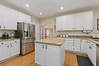 560 Ellen Court, Woodstock, IL 60098 - Photo 14