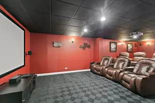 560 Ellen Ct, Woodstock, IL 60098 - Photo 32