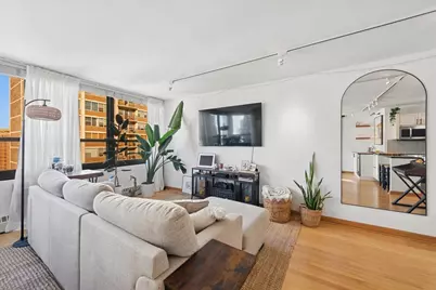 33 E Cedar Street #16E, Chicago, IL 60611 - Photo 4