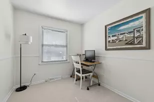 8926 Fairway Dr, Orland Park, IL 60462 - Photo 10