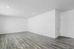 423 Hathaway Ln, Oswego, IL 60543 - Photo 4