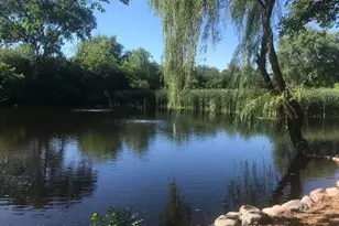 21032 N Crestview Dr, Barrington, IL 60010 - Photo 2