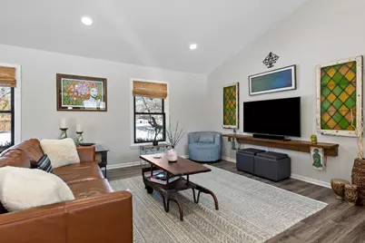 21032 N Crestview Drive, Barrington, IL 60010 - Photo 6