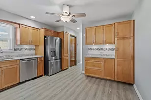 17374 Overhill Ave, Tinley Park, IL 60477 - Photo 14