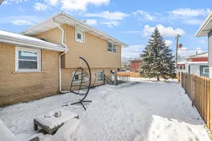 17374 Overhill Ave, Tinley Park, IL 60477 - Photo 4