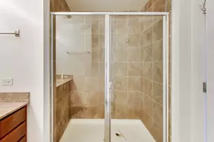 1600 S Indiana Ave, Chicago, IL 60616 - Photo 12