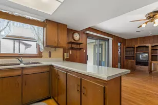 708 S E St, Hammond, IL 61929 - Photo 12