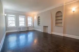 2445 W Rosemont Ave, Chicago, IL 60659 - Photo 2