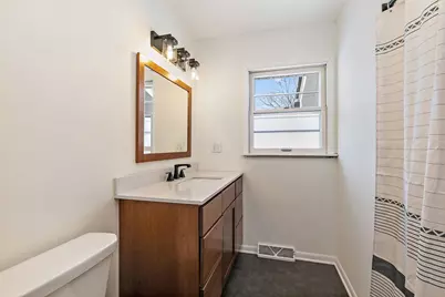 381 Keith Avenue, Crystal Lake, IL 60014 - Photo 12